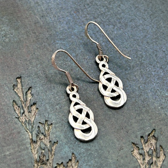 925 Sterling Silver Celtic Knot Dangle Earrings - Picture 4 of 8